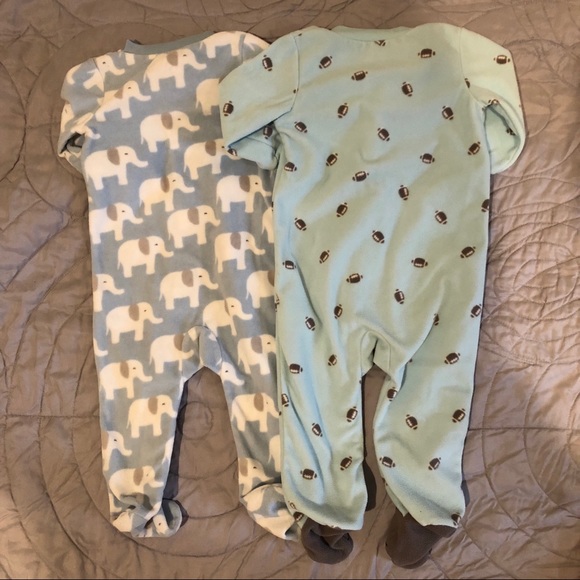 Set of 2 Carter’s Fleece Sleepers- 9mo - Picture 2 of 3